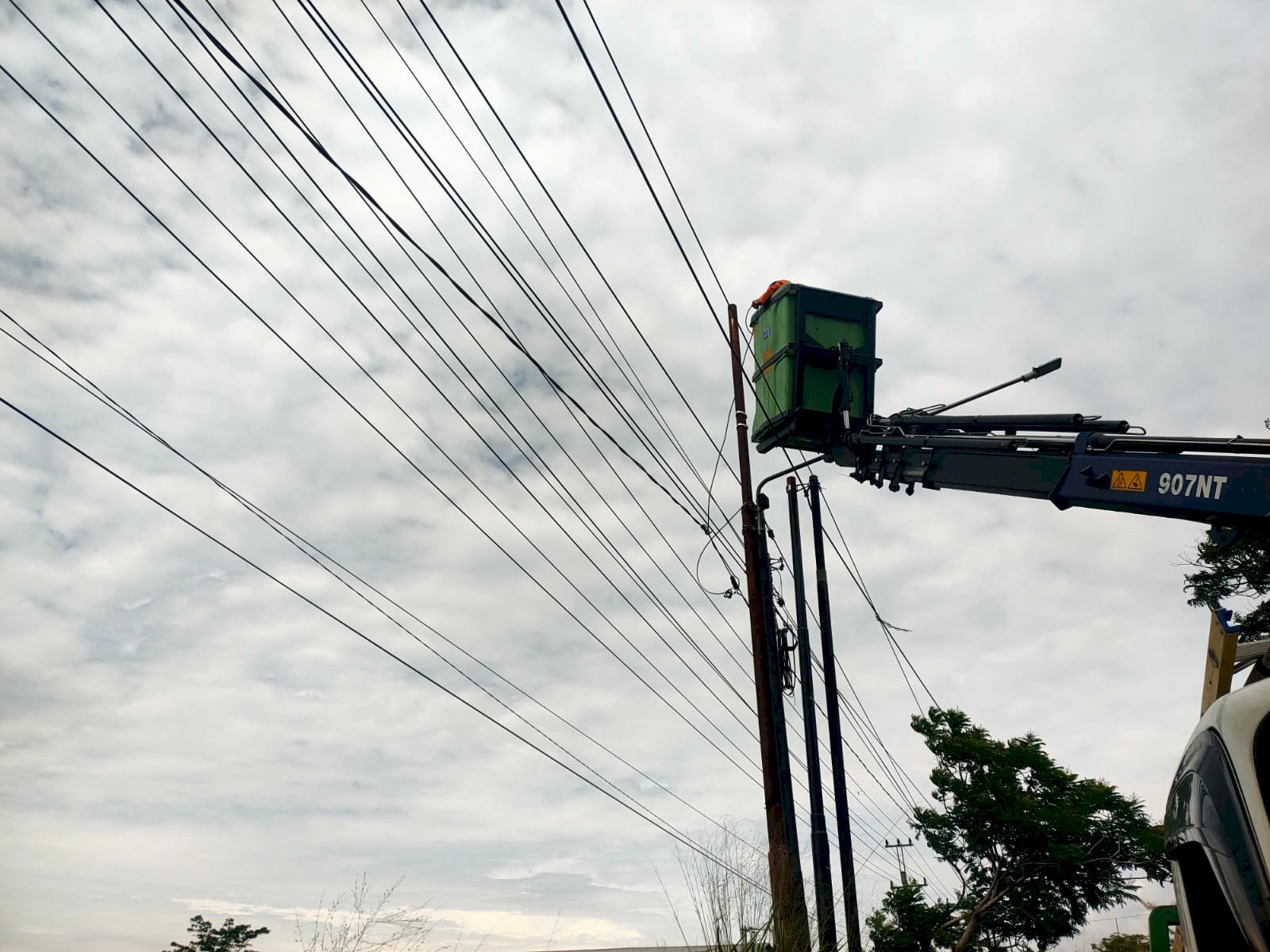 Respons Cepat Kerusakan PJU Ruas Cokro-Delanggu! Tim MRLL & PJU Perbaiki Kabel Putus dan Korosi Jaringan Listrik