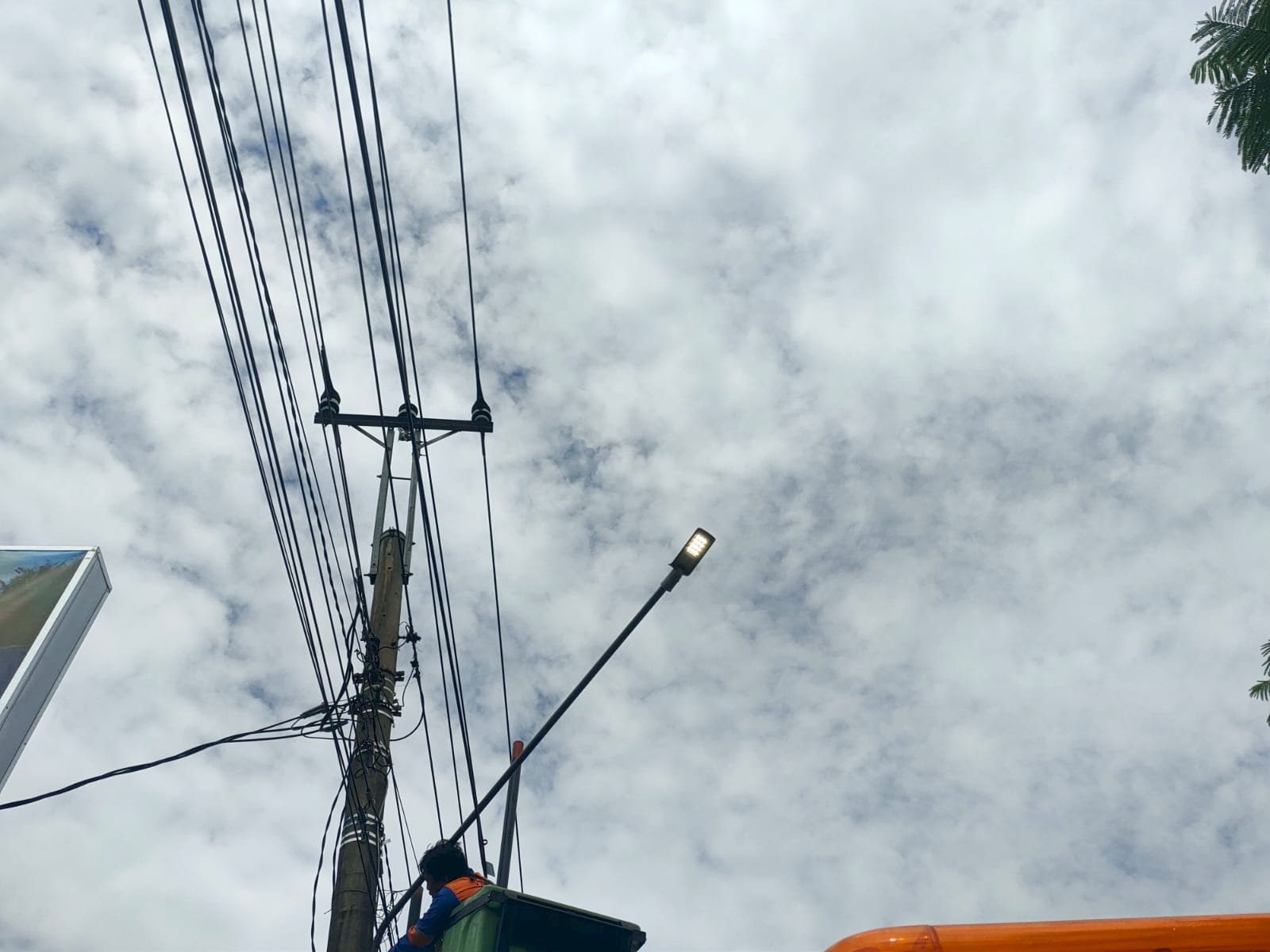 Respons Cepat Kerusakan PJU Ruas Cokro-Delanggu! Tim MRLL & PJU Perbaiki Kabel Putus dan Korosi Jaringan Listrik