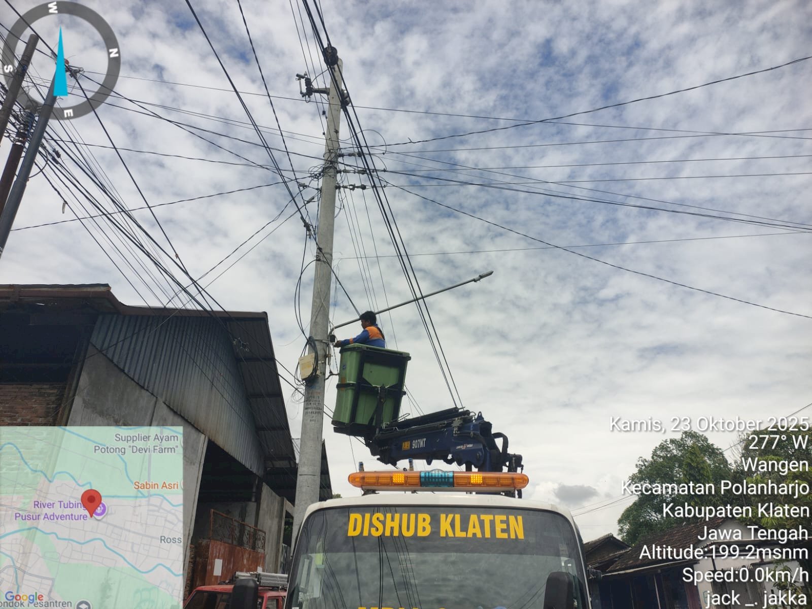 Respons Cepat Kerusakan PJU Ruas Cokro-Delanggu! Tim MRLL & PJU Perbaiki Kabel Putus dan Korosi Jaringan Listrik