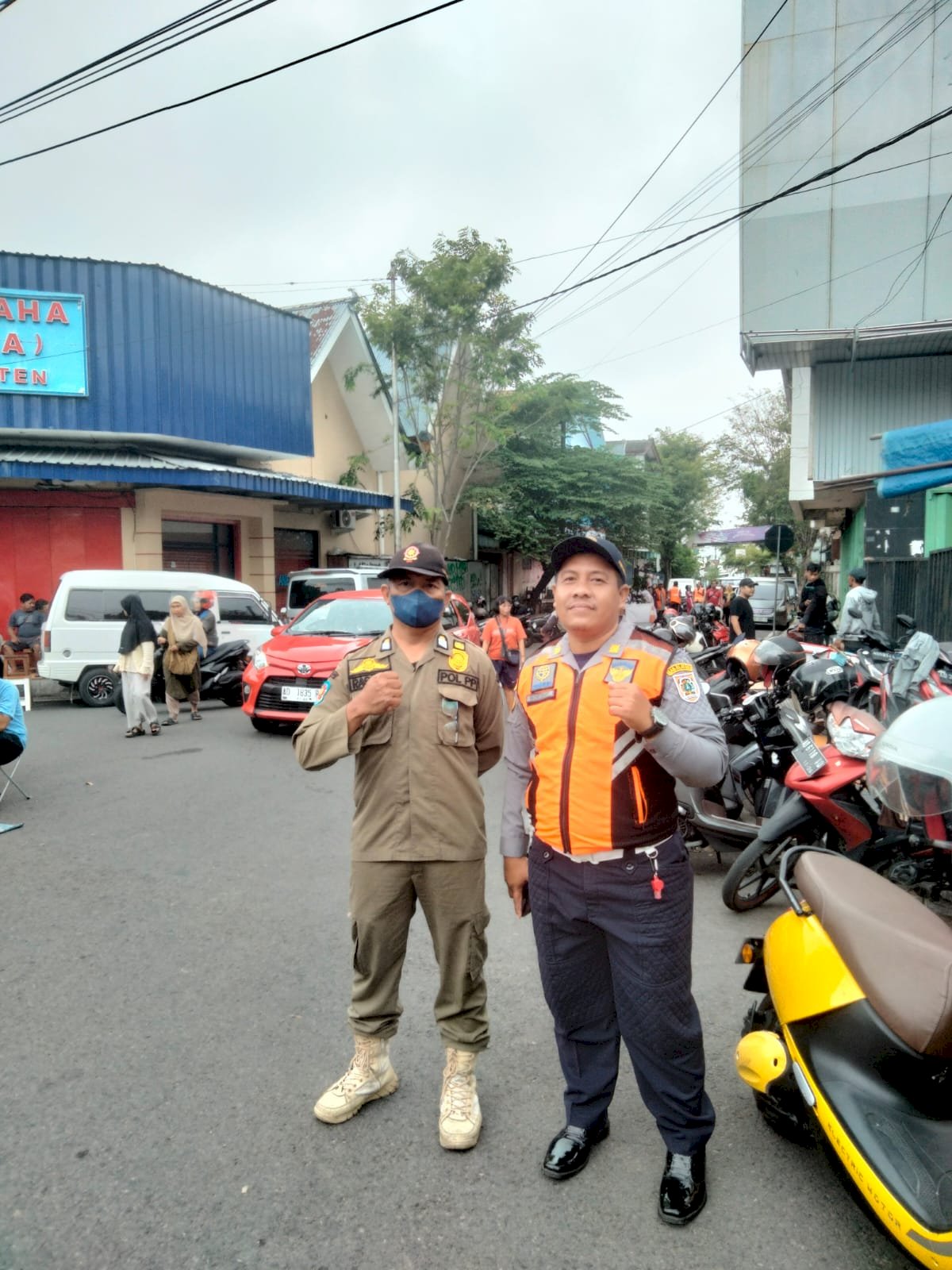 Aksi Heroik! Petugas Dishub Klaten Selamatkan Bocah Terpisah dari Orangtua di CFD Jalan Pemuda