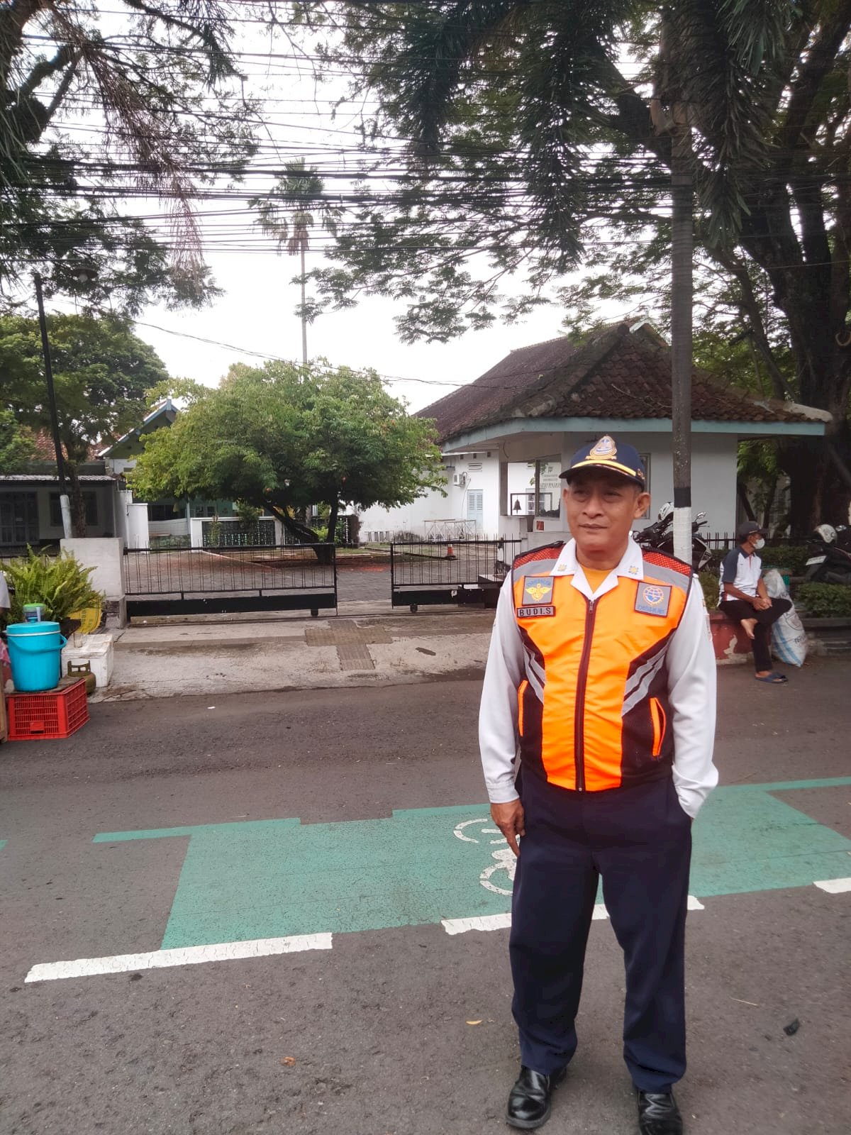Aksi Heroik! Petugas Dishub Klaten Selamatkan Bocah Terpisah dari Orangtua di CFD Jalan Pemuda