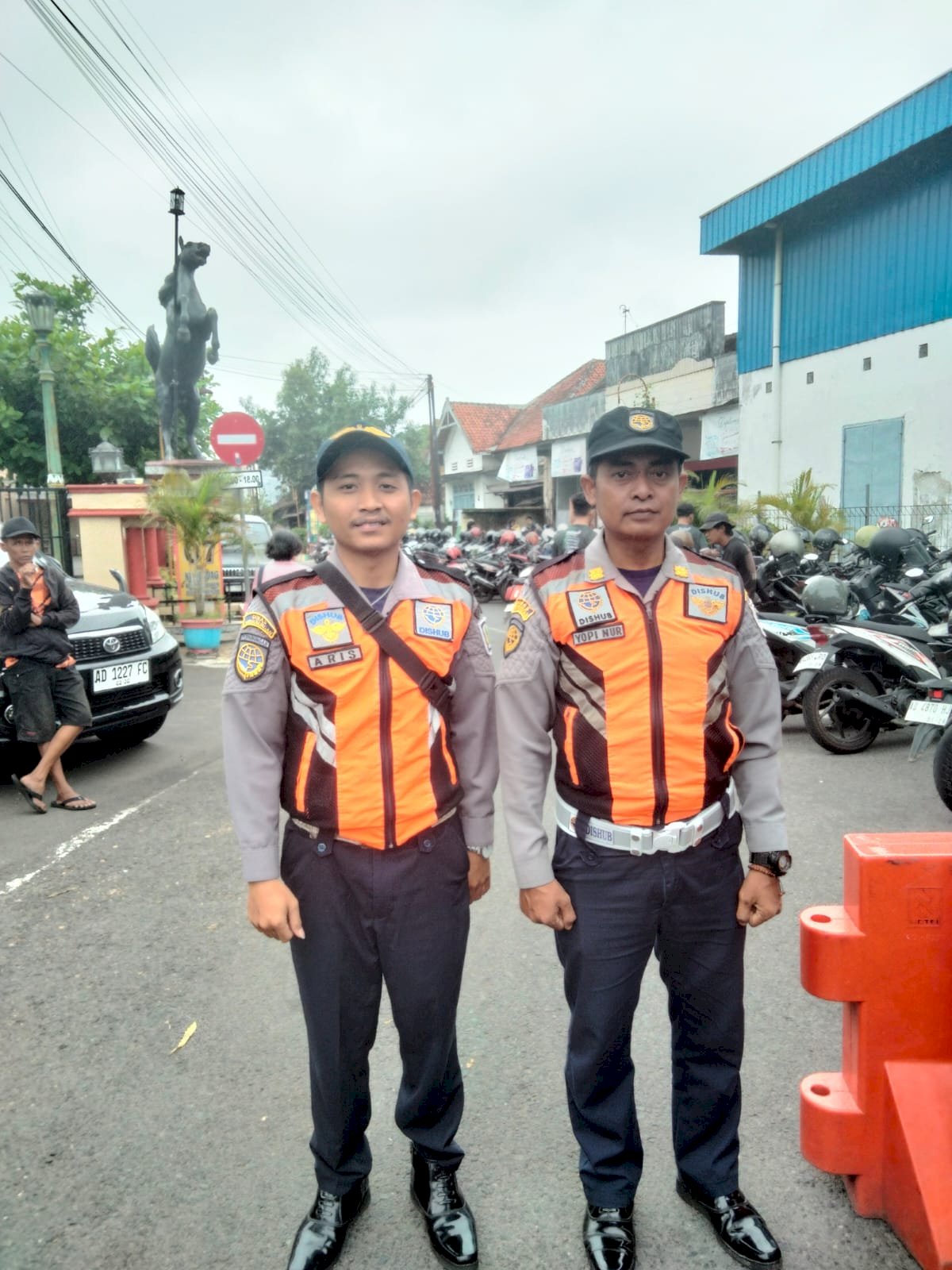 Aksi Heroik! Petugas Dishub Klaten Selamatkan Bocah Terpisah dari Orangtua di CFD Jalan Pemuda