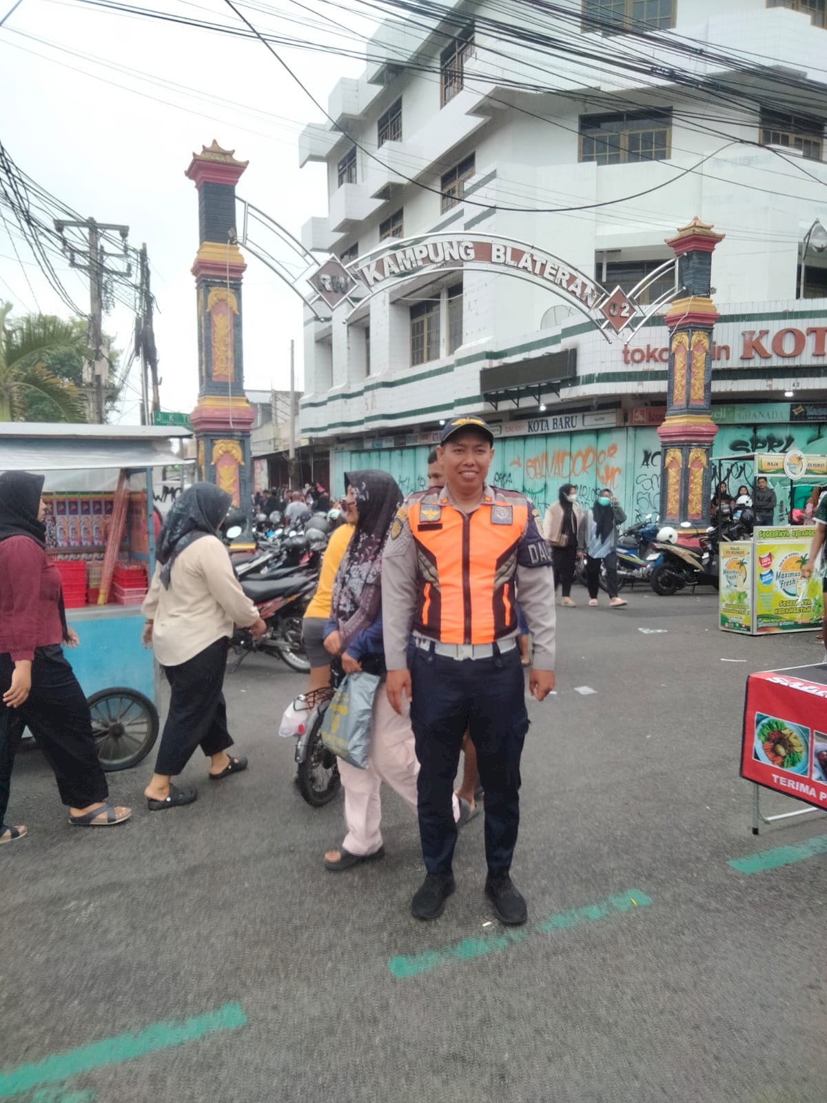 Aksi Heroik! Petugas Dishub Klaten Selamatkan Bocah Terpisah dari Orangtua di CFD Jalan Pemuda