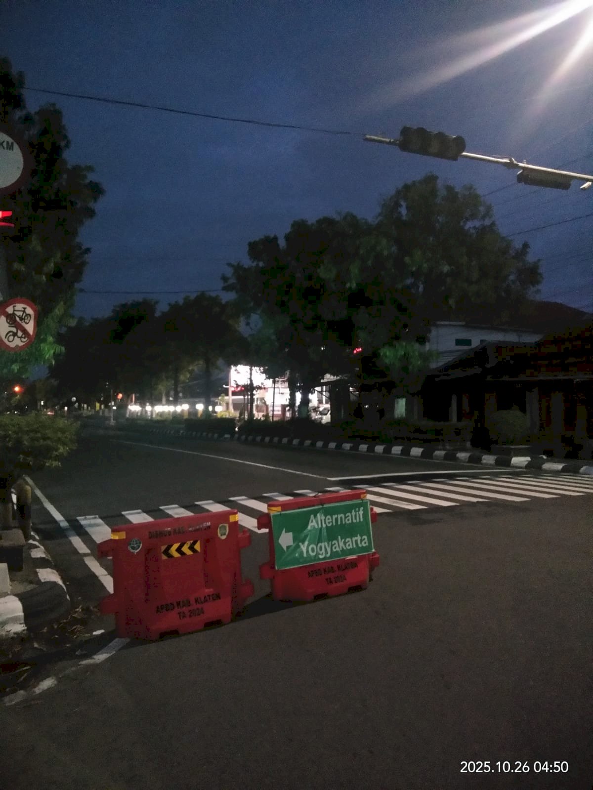Aksi Heroik! Petugas Dishub Klaten Selamatkan Bocah Terpisah dari Orangtua di CFD Jalan Pemuda