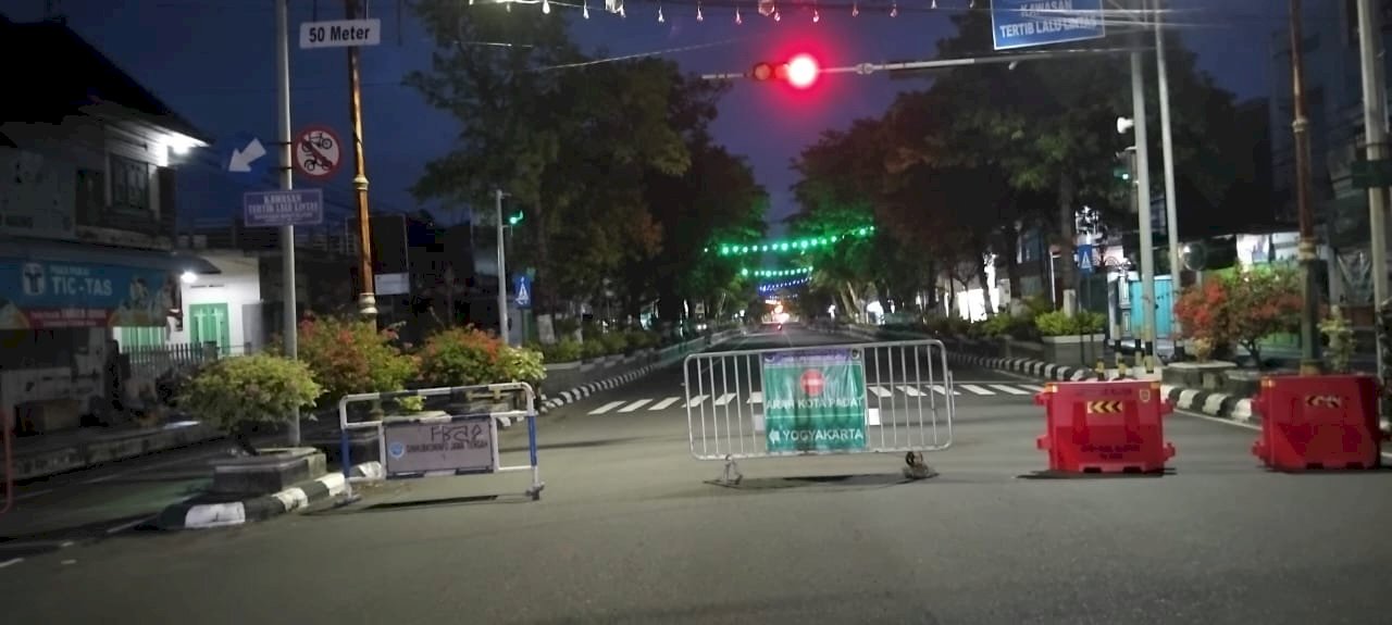 Aksi Heroik! Petugas Dishub Klaten Selamatkan Bocah Terpisah dari Orangtua di CFD Jalan Pemuda