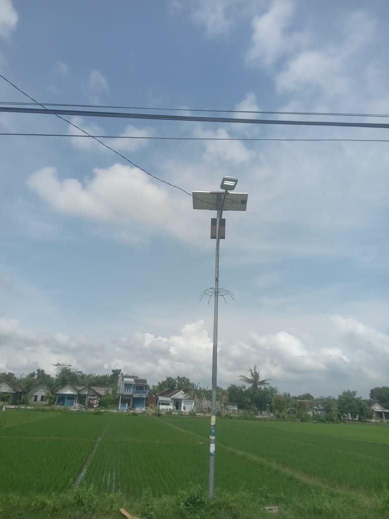 Tanggap Darurat! Tim MRLL PJU Segera Perbaiki Jaringan Listrik Putus di Jalan Ngandong-Mlese Gantiwarno, Pencahayaan Jalan Dipulihkan