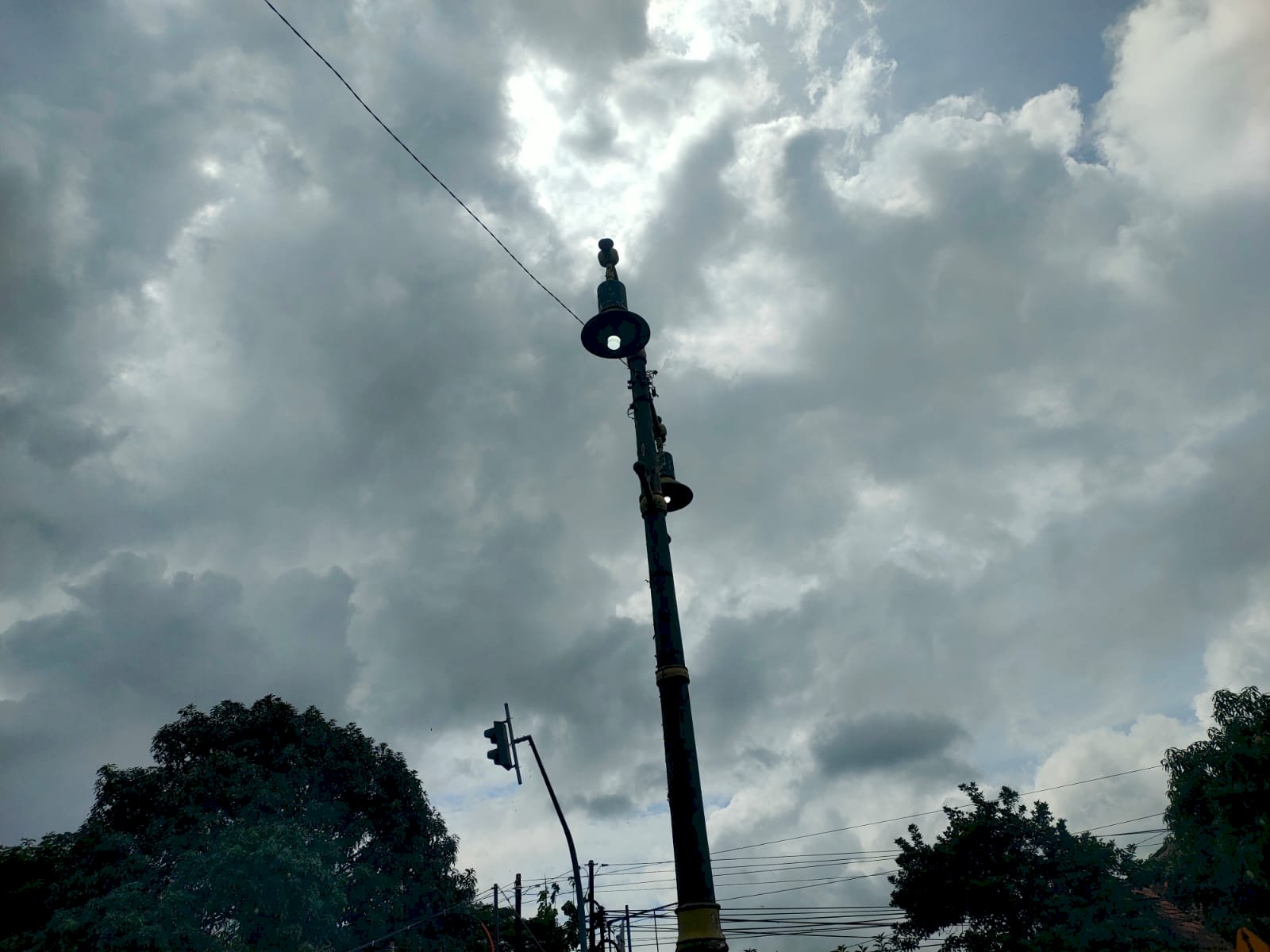 ⚡Klaten Makin Terang! Tim PJU Lakukan Perawatan Infrastruktur di Besole dan Bowan untuk Keamanan Pengguna Jalan 24 Jam