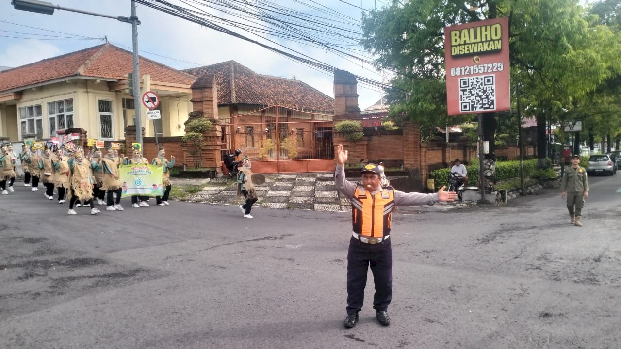 Keselamatan Lalin Terjamin! Dishub Klaten Sukses Kelola Traffic Management Acara HKN Jalan Sehat