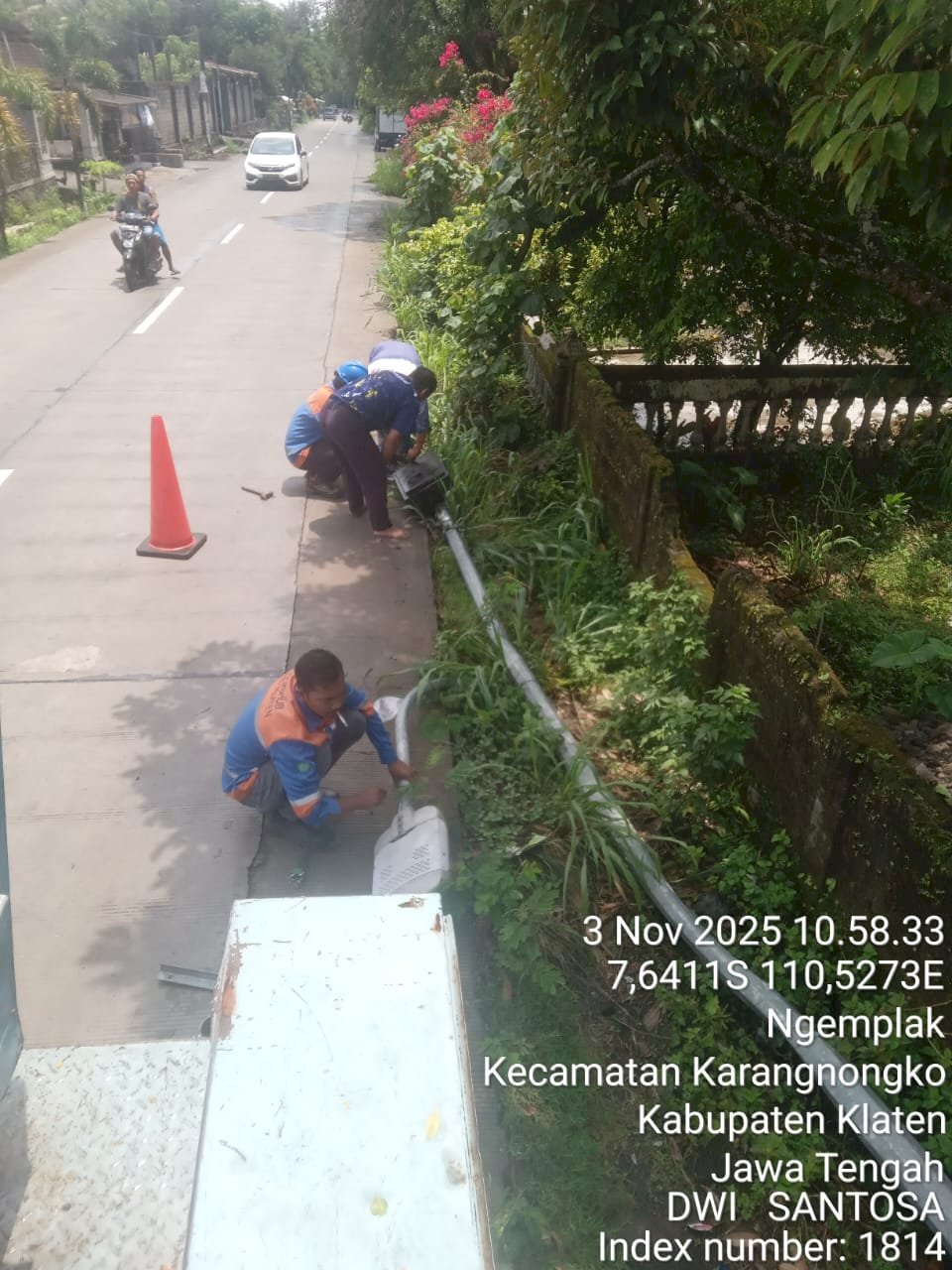 Tiang Lampu Traffic Signal Tertabrak Truk Gol C! Dishub Klaten Sigap Evakuasi di Ngemplak Karangnongko