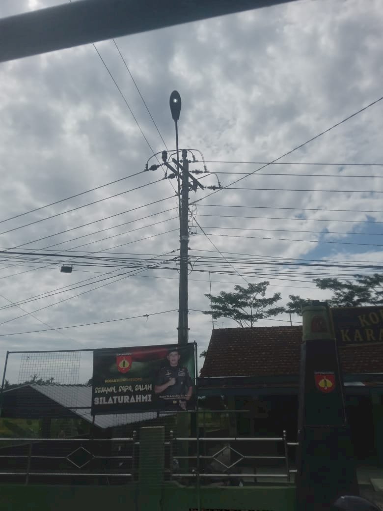 Lampu Depan Koramil Karangnongko Terang Benderang! Dishub Klaten Ganti Kontactor Jagalan