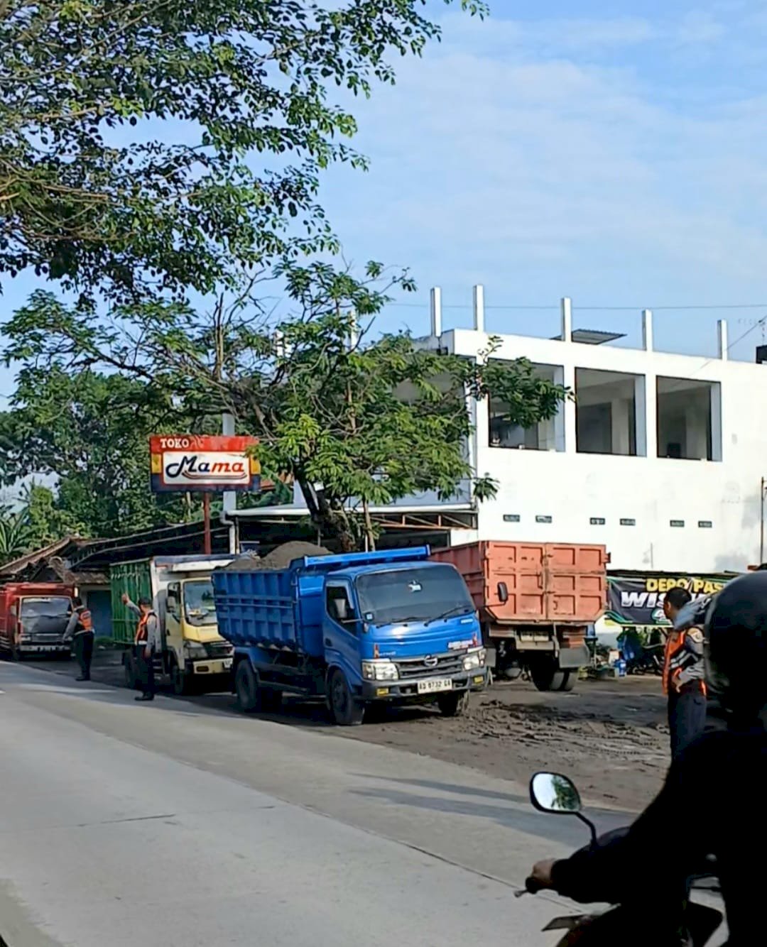 Dishub Respons Cepat: Penertiban Truk Tronton Berlebihan di Jalan Kelas III Karangnongko