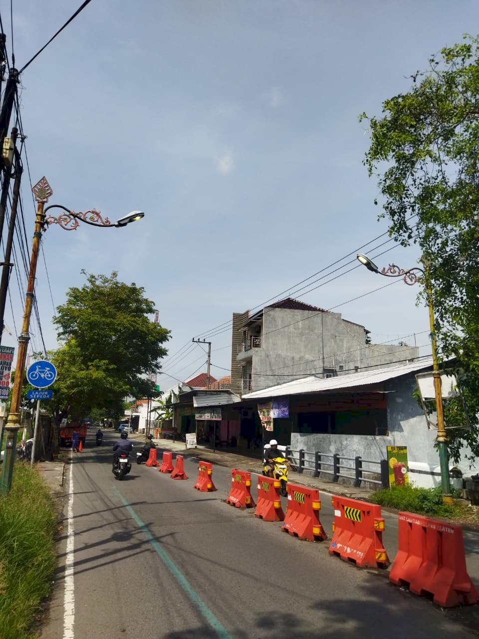 Operasi Kilat Penerangan Jalan! Dinas Perhubungan Klaten Gelar Perbaikan Masif Lampu PJU di Tiga Lokasi Strategis untuk Keselamatan Berkendara Malam Hari