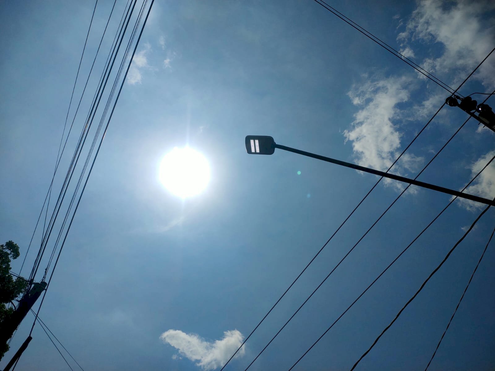 Pertigaan Beku Kini Terang Benderang: Penerangan Baru Ubah Wajah Jalan Penggung-Karanganom