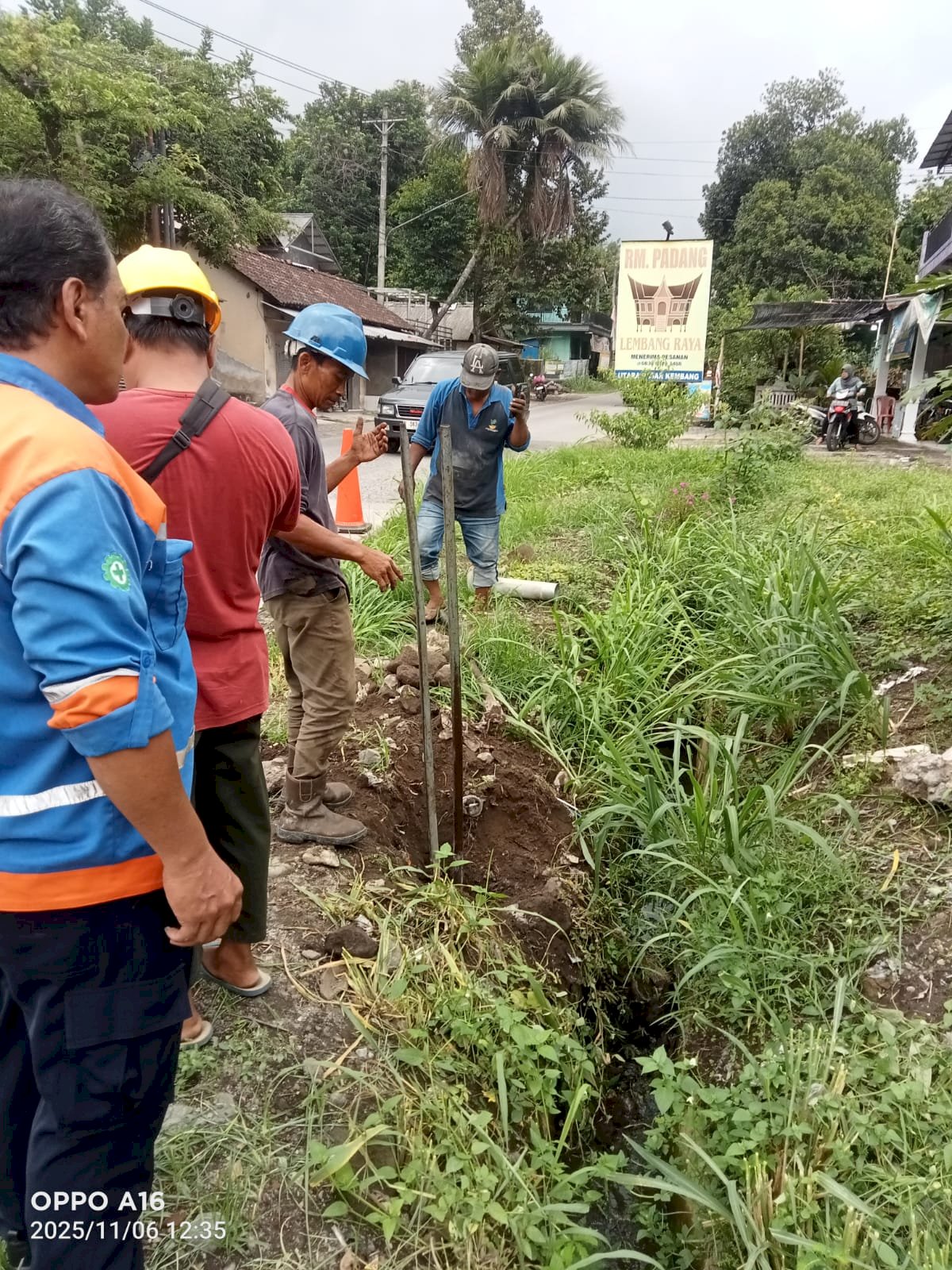 Cepat Tanggap! Dishub Klaten Langsung Perbaiki Tiang PJU Roboh di Pasar Kembang Kemalang