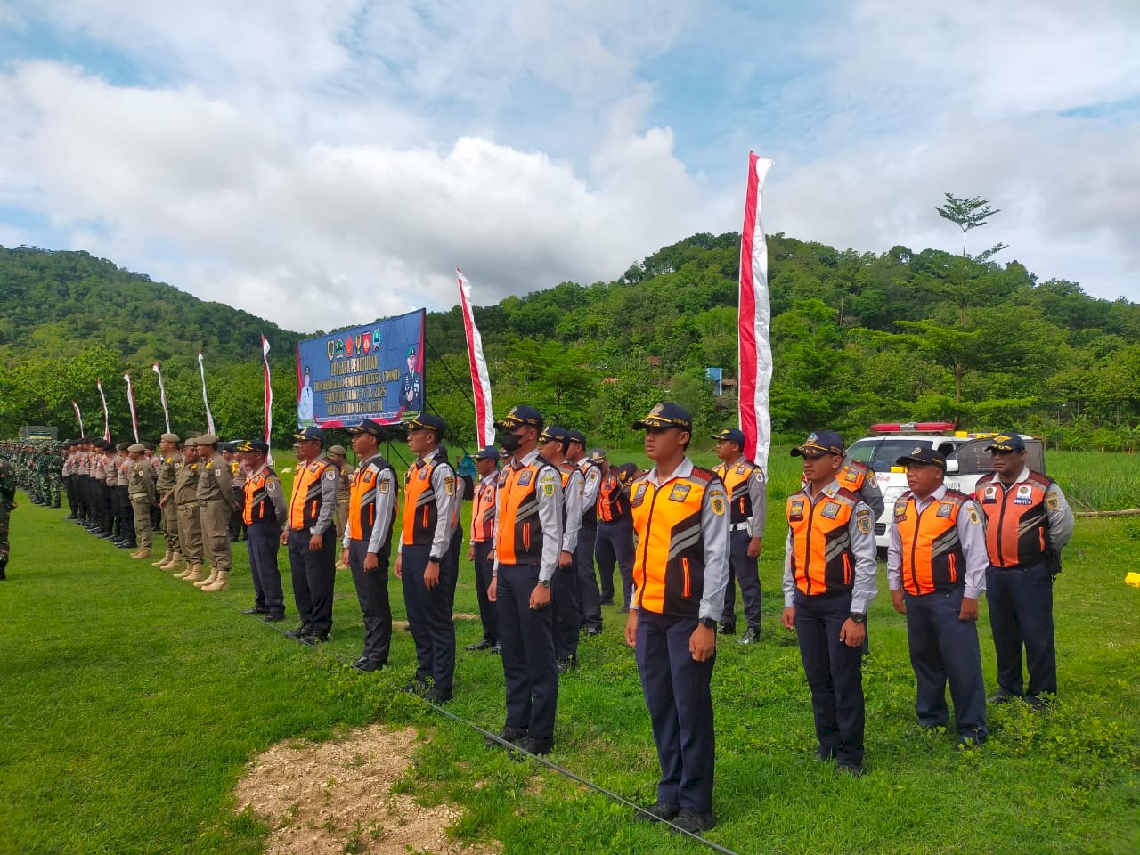 Komitmen Nyata: Personil Dishub Klaten Hadiri Upacara TMMD Sengkuyung THP IV di Desa Kali Gayam