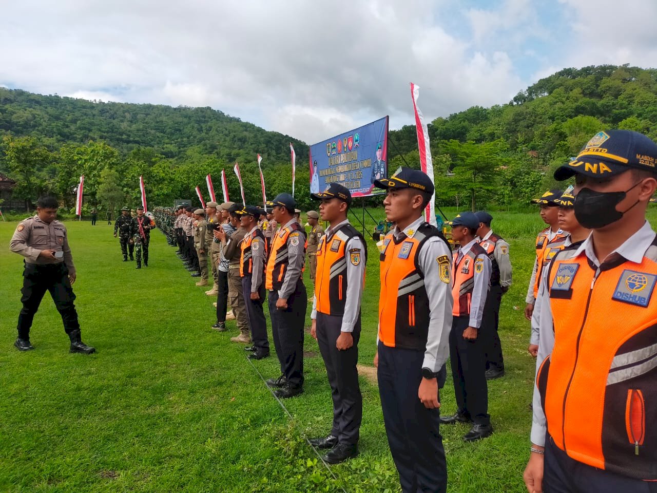 Komitmen Nyata: Personil Dishub Klaten Hadiri Upacara TMMD Sengkuyung THP IV di Desa Kali Gayam