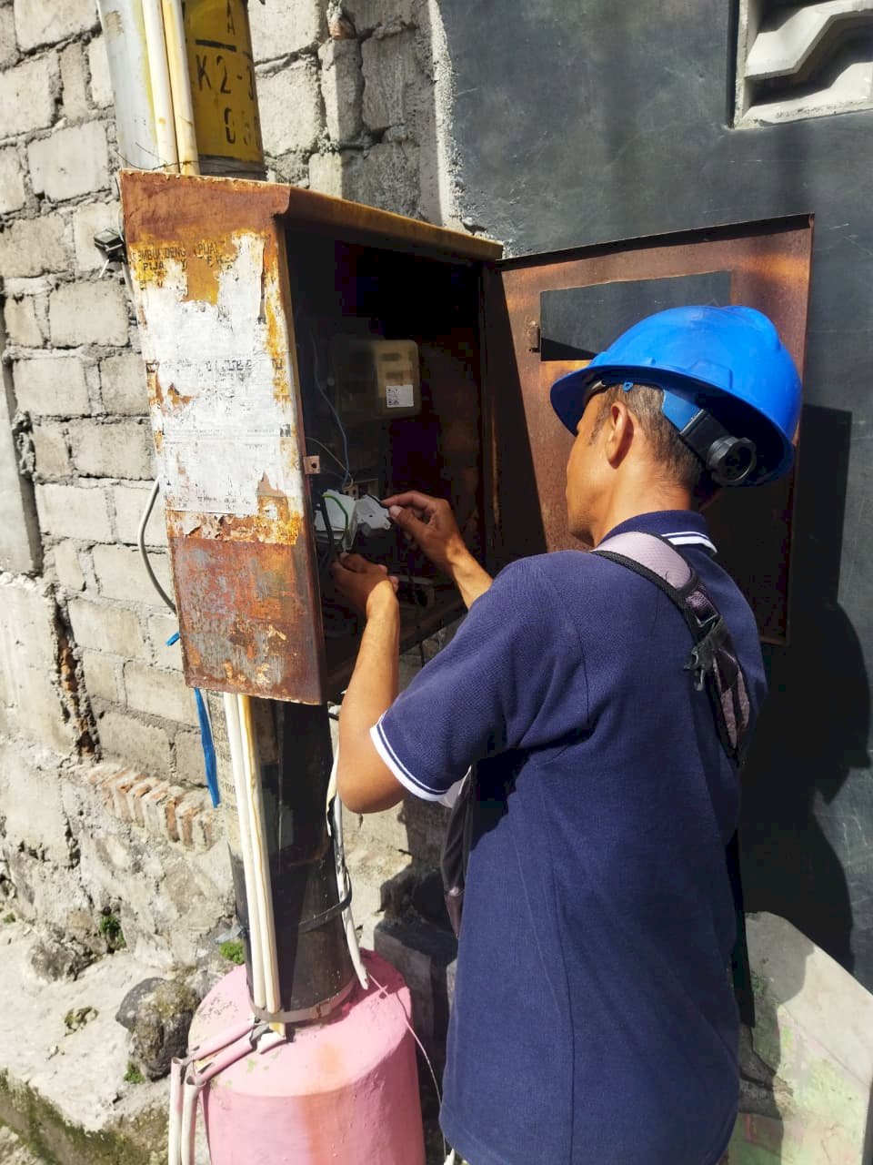 Terang Meranti! Tim PJU DISHUB Bahu-Membahu Perbaiki Listrik PJU di Ketandan dan Karanganom, Demi Keamanan Warga Malam Hari