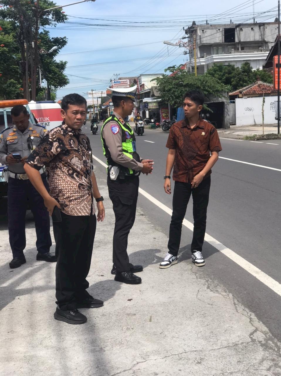 Tegas Tertibkan Lalu Lintas! Dinas Perhubungan dan Polres Klaten Lakukan Penataan MRLL di Jl Mayor Sunaryo