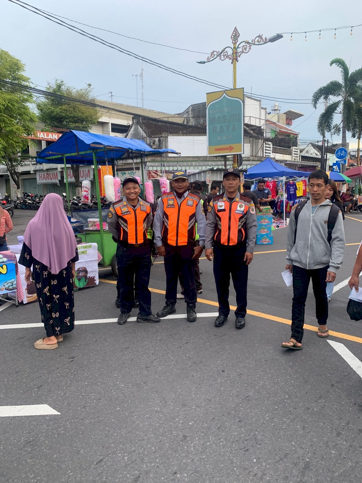 Jalan Kembar Kota Aman dan Tertib: Tim CFD Dishub Klaten Kuasai Pengaturan Lalu Lintas Minggu 9 November 2025