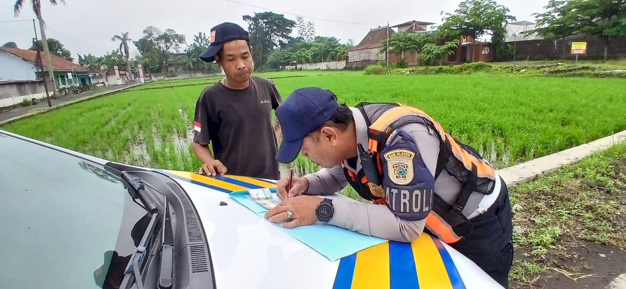 Responsif dan Proaktif! Dinas Perhubungan Tindak Tegas Truk Gol C di Ngupit-Karangnongko: 4 Armada Peringatan Tertulis