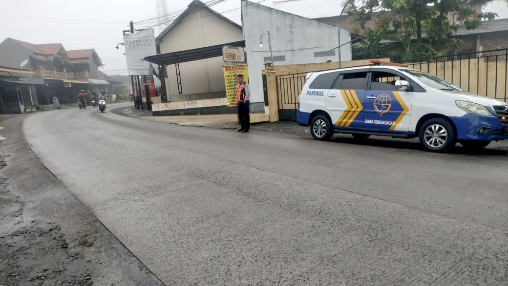 Responsif dan Proaktif! Dinas Perhubungan Tindak Tegas Truk Gol C di Ngupit-Karangnongko: 4 Armada Peringatan Tertulis