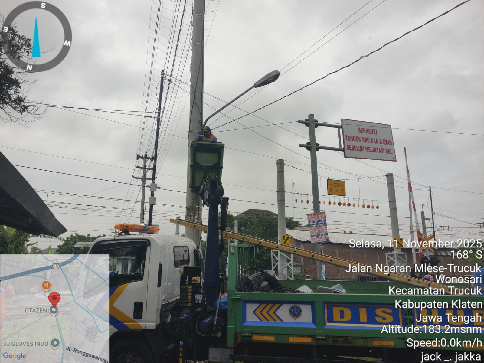 Sensor Cahaya Baru Aktif! Tim PJU Dishub Ganti Fotosél di Persimpangan Strategis Ngaran Mlese