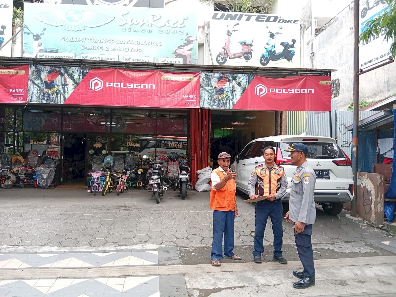 Pendataan Parkir Berjalan Mulus—Dinas Perhubungan Klaten Sisir 3 Kecamatan untuk Manajemen Parkir yang Lebih Tertib