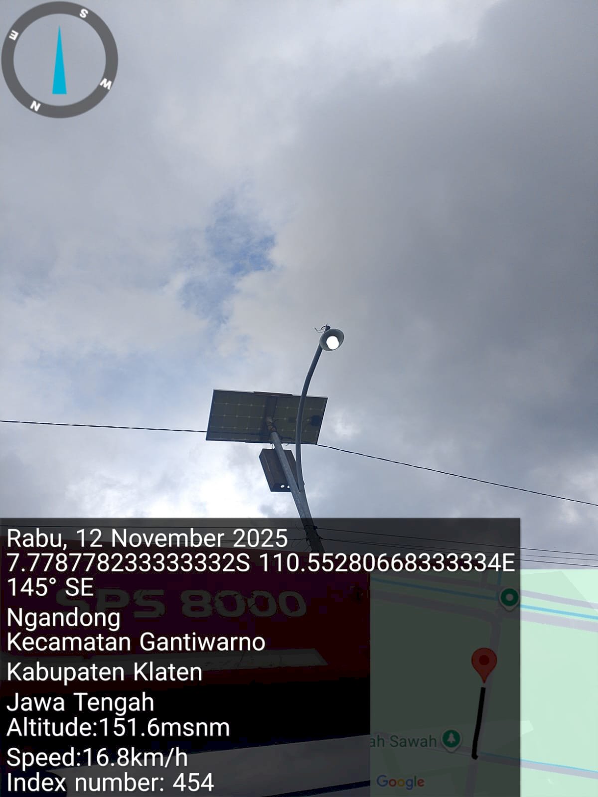 Inovasi Ramah Lingkungan! Konversi PJU TS ke Panel Surya Terangi Jalan Gantiwarno dengan Efisiensi Energi