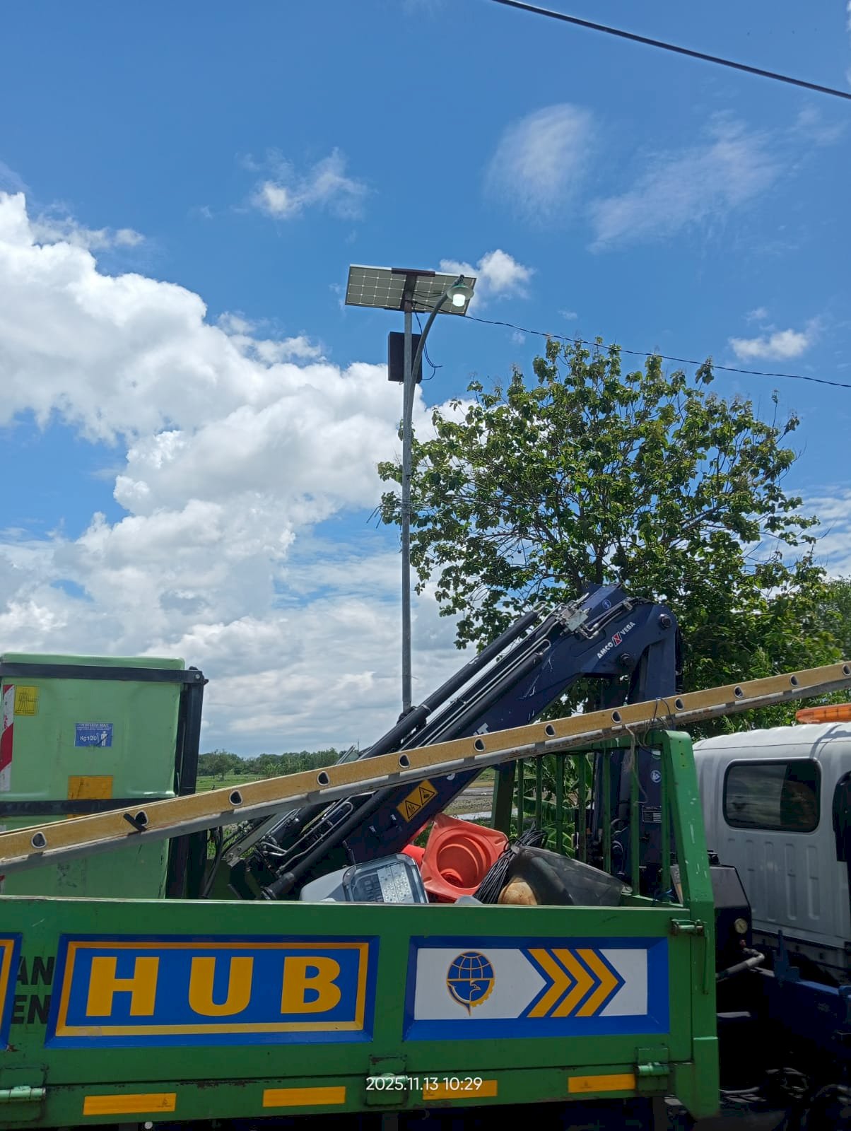 Terang Benderang! Tim PJU Selesaikan Penarikan Konversi Tenaga Surya Ruas Mlese-Ngandong-Serut dengan Pencapaian Sempurna 100%"