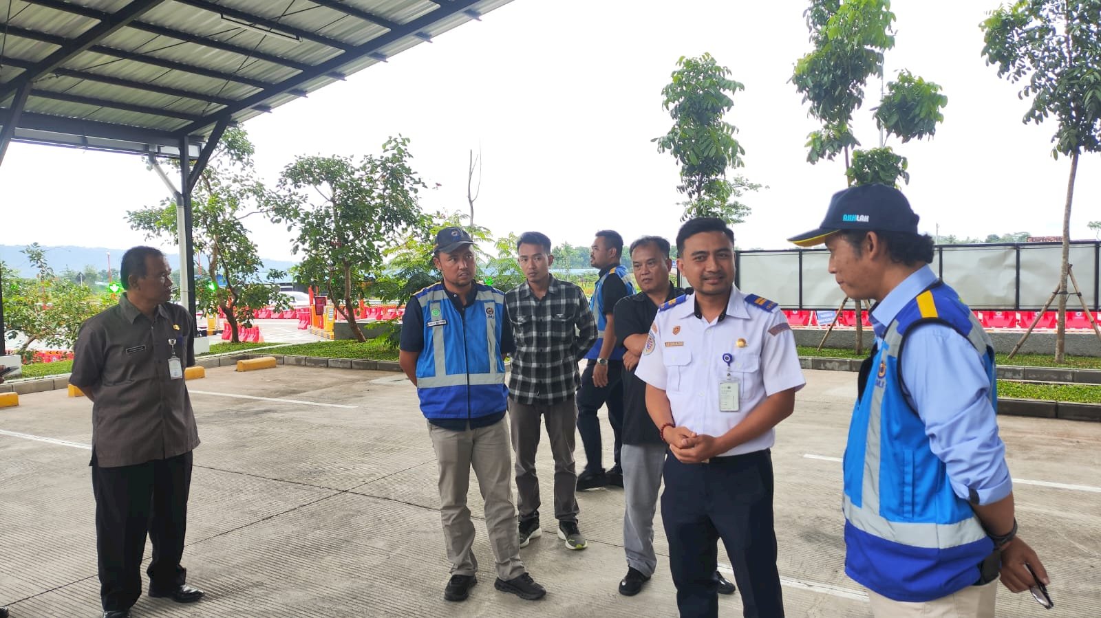 Jaga Lancar Lalu Lintas di GT Prambanan: Dinas Perhubungan Klaten Ikuti Rapat Koordinasi Rencana Operasi Natal 2025 & Tahun Baru 2026