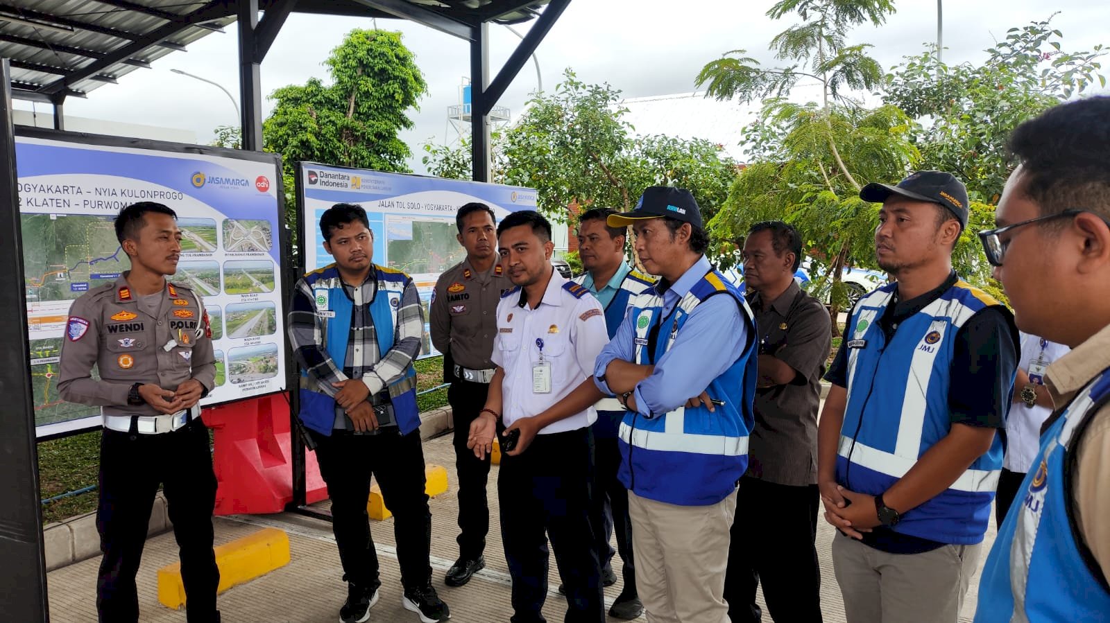 Jaga Lancar Lalu Lintas di GT Prambanan: Dinas Perhubungan Klaten Ikuti Rapat Koordinasi Rencana Operasi Natal 2025 & Tahun Baru 2026