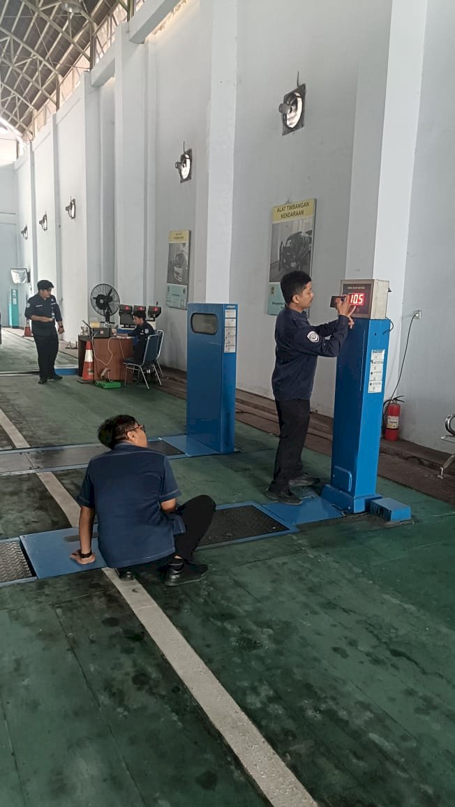 100% Lulus Kalibrasi! Alat Uji Kendaraan Dinas Perhubungan Klaten Teruji Akurat dari Pusat Kemenhumtibmas