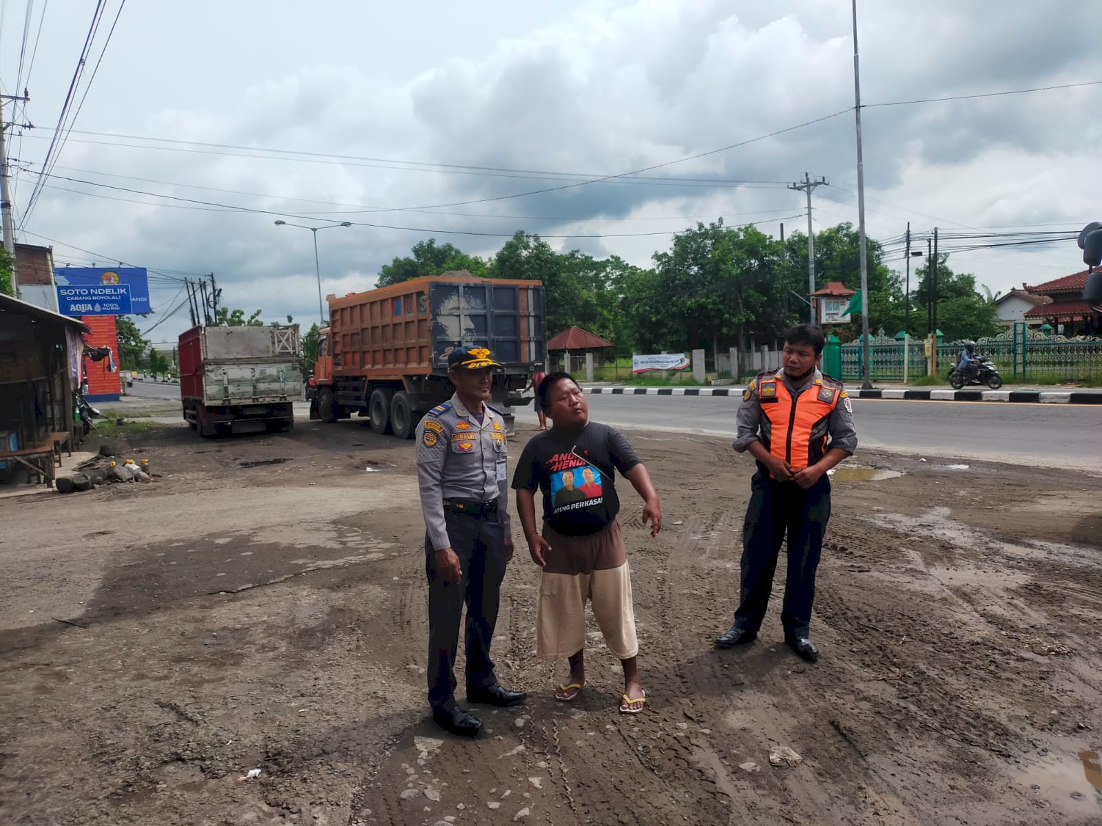 Dishub Klaten Ajak Juru Parkir Tertib Beroperasi, Inisiasi Sosialisasi di Kantor KUA Delangg