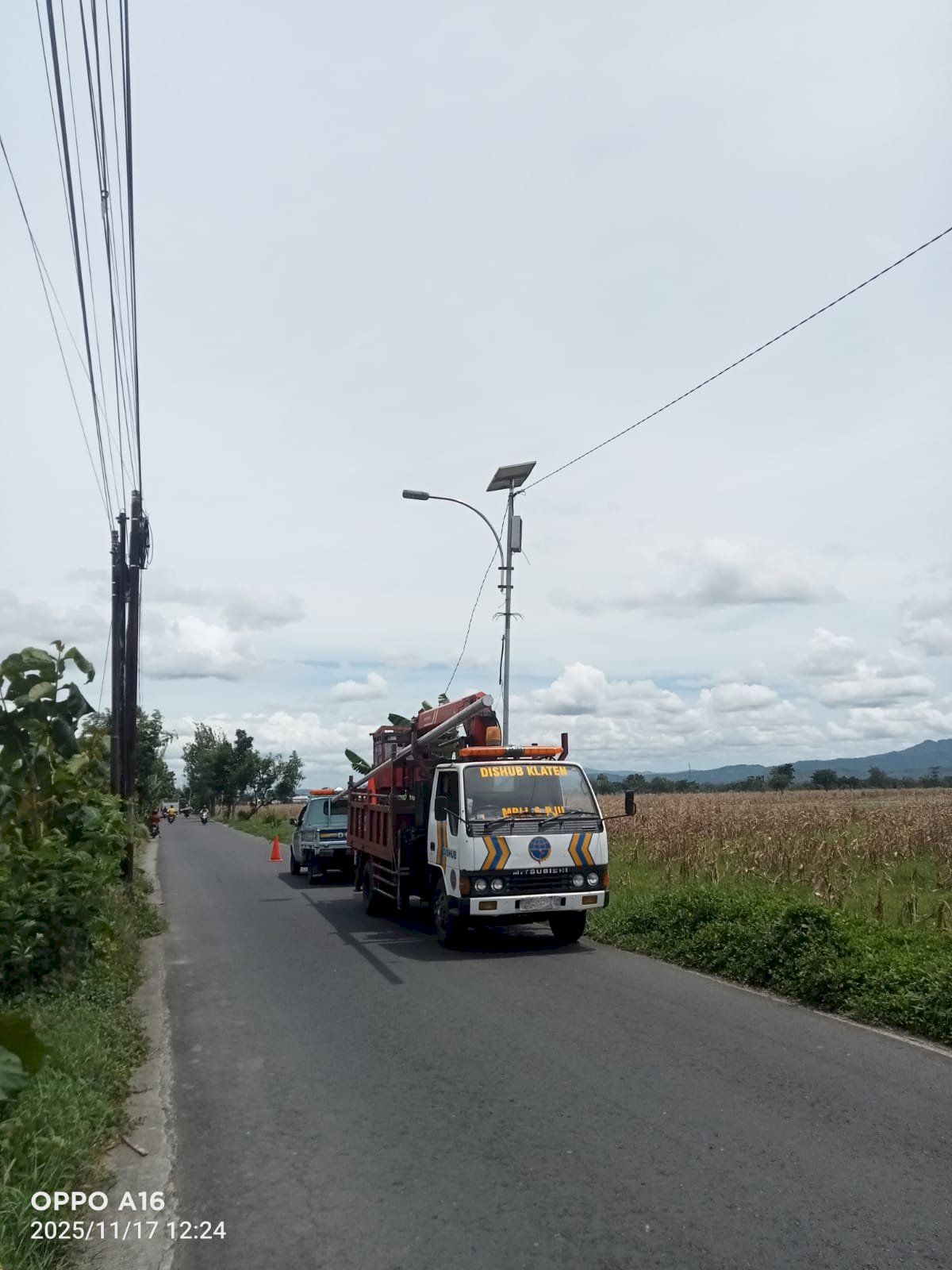 Responsif dalam Bertindak! Dinas Perhubungan Klaten Cepat Tangani Aduan PJU Rusak Sabranglor dengan Instalasi Smart Solar Lighting Terbaru