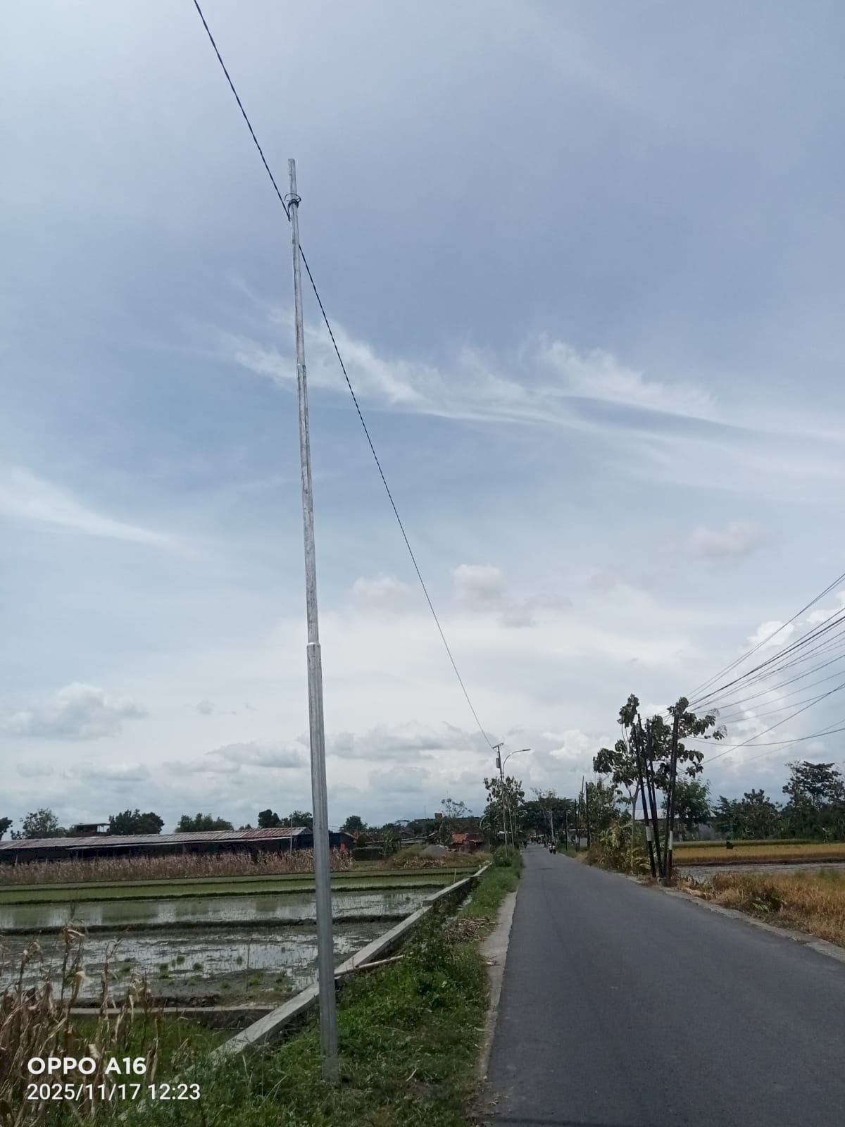 Responsif dalam Bertindak! Dinas Perhubungan Klaten Cepat Tangani Aduan PJU Rusak Sabranglor dengan Instalasi Smart Solar Lighting Terbaru