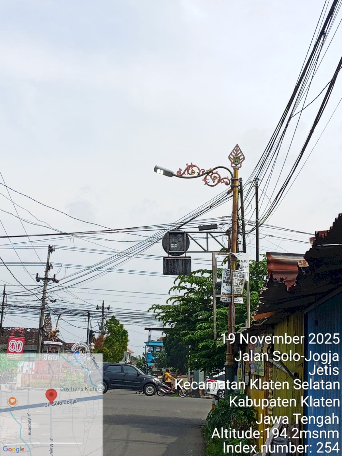 Tim PJU Klaten Lakukan Perbaikan Kritis di Trunuh, Atasi Permasalahan Korosi Jaringan Netral untuk Keselamatan Pengguna Jalan