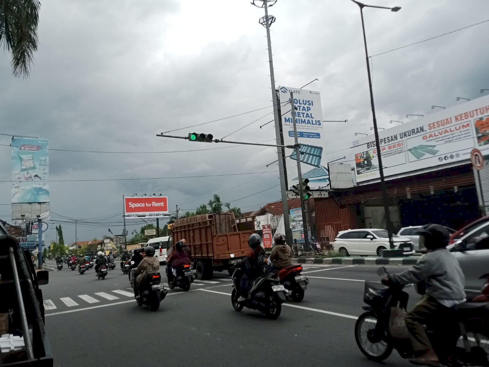 Lampu Terang Kembali di Jalan Prambanan: Respons Cepat TIM Traffic Light Dishub Atasi Pemadaman