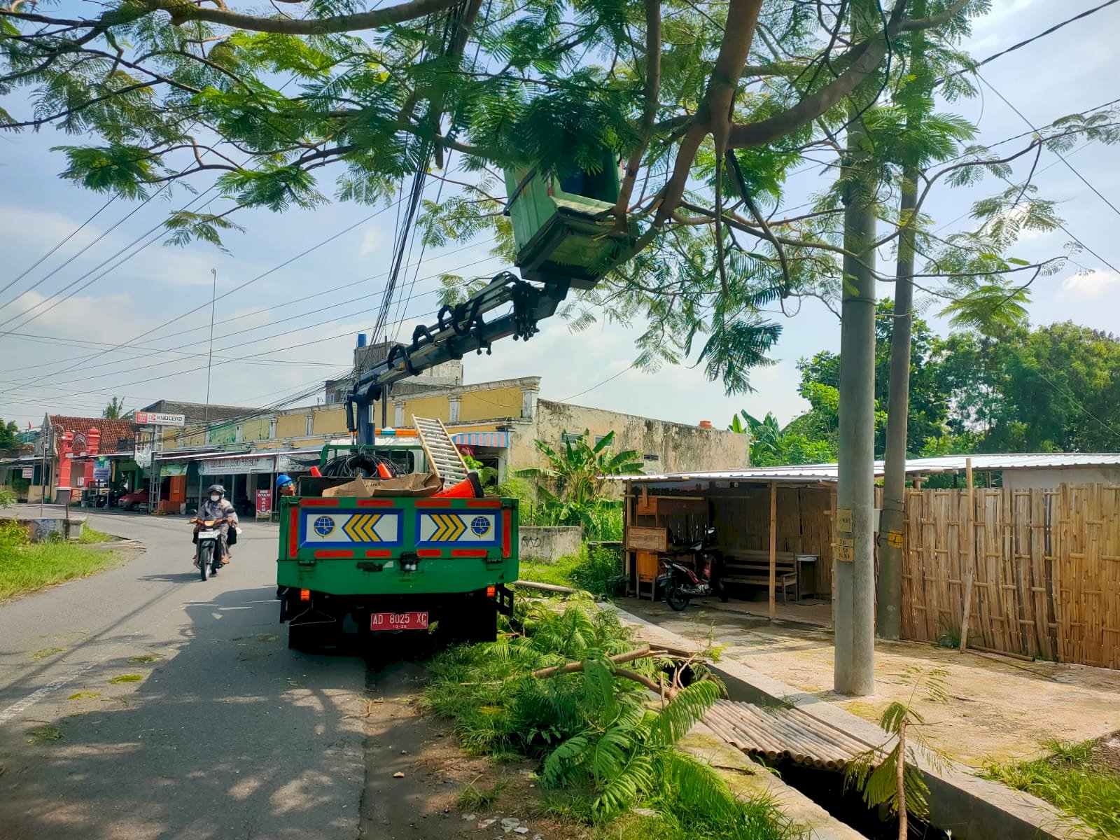 Dishub Klaten Tingkatkan Kualitas Pencahayaan Jalan Ruas Buntalan-Bangilan Melalui Program Perawatan Sistematis PJU