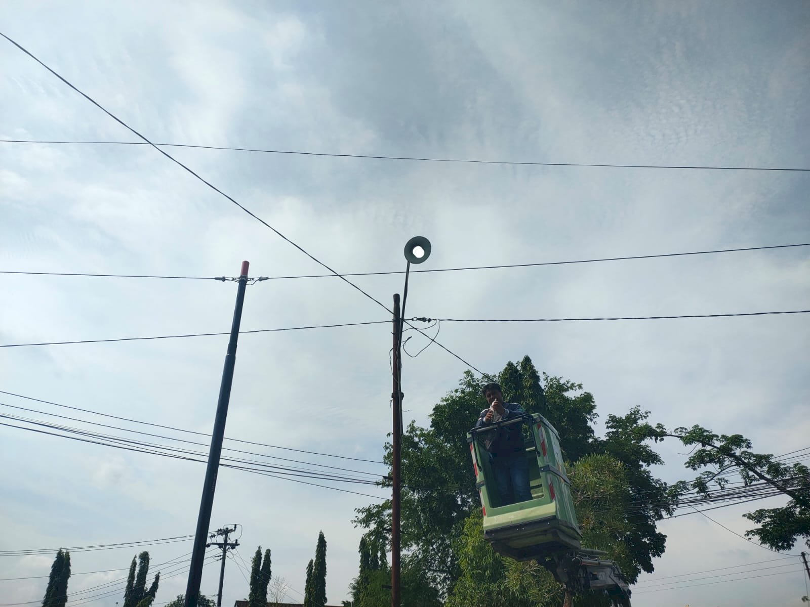 Dishub Klaten Tingkatkan Kualitas Pencahayaan Jalan Ruas Buntalan-Bangilan Melalui Program Perawatan Sistematis PJU