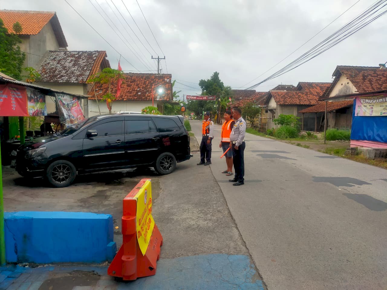 Cegah Kemacetan dan Kecelakaan Dinas Perhubungan Intensifkan Pengaturan Parkir di Area Rawan Klaten
