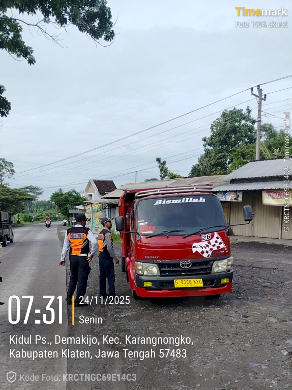 Kehadiran Tegas di Pagi Hari : Dinas Perhubungan Amankan Jalur Sekolah dari Truk Bermuatan