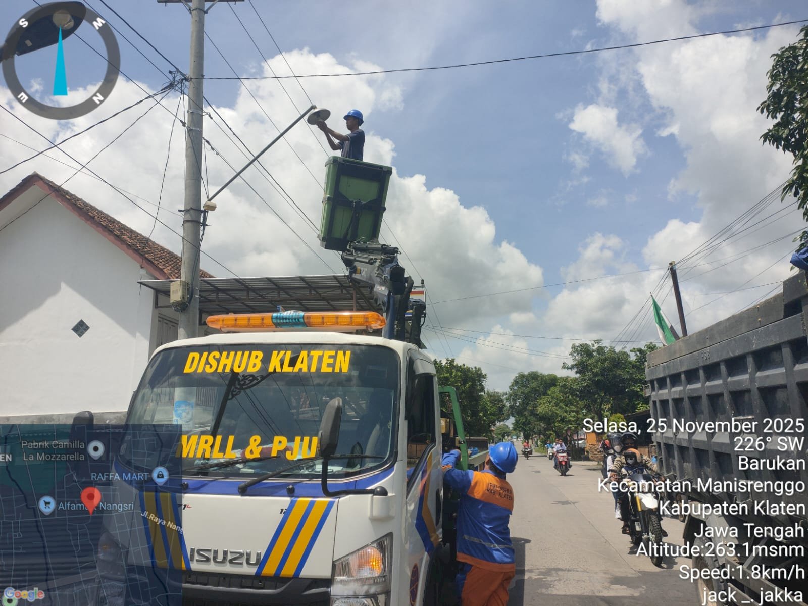 Jalanan Nangsri-Dompoyan Jadi Lebih Terang! Dinas Perhubungan Servis Lampu PJU