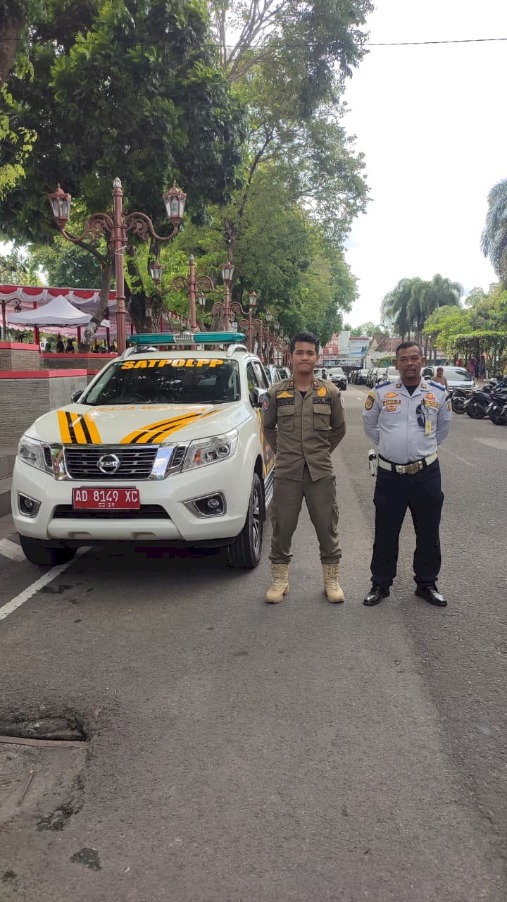 Upacara Hari Guru Lancar Sempurna! Dalops Siaga Atur Lalu Lintas di Alun-alun Klaten