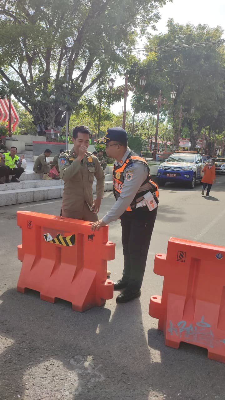 Upacara Hari Guru Lancar Sempurna! Dalops Siaga Atur Lalu Lintas di Alun-alun Klaten