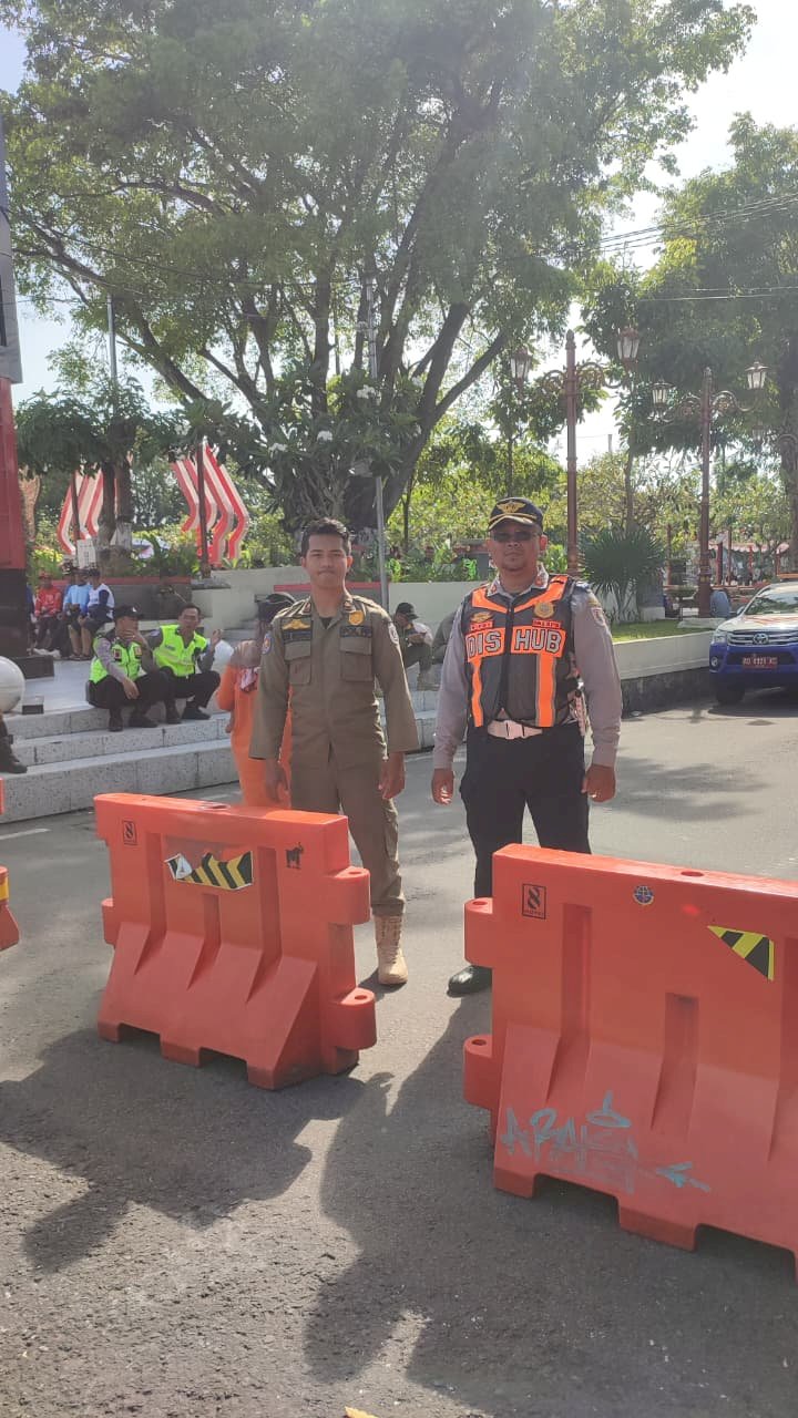 Upacara Hari Guru Lancar Sempurna! Dalops Siaga Atur Lalu Lintas di Alun-alun Klaten