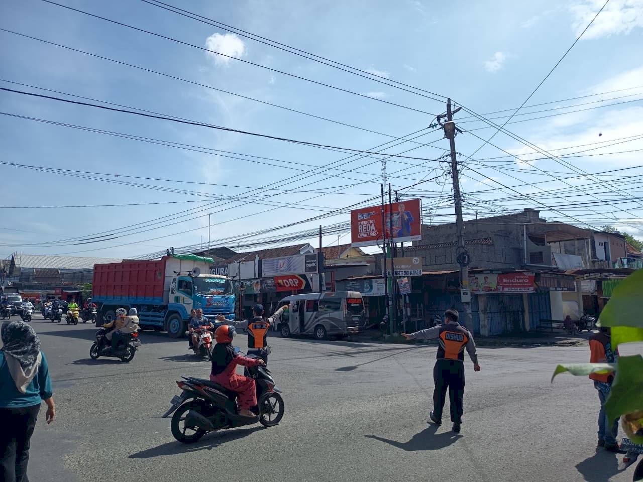 Tim Dalops Dinas Perhubungan Lancarkan Pengalihan Armada Gol C Sumbu 3