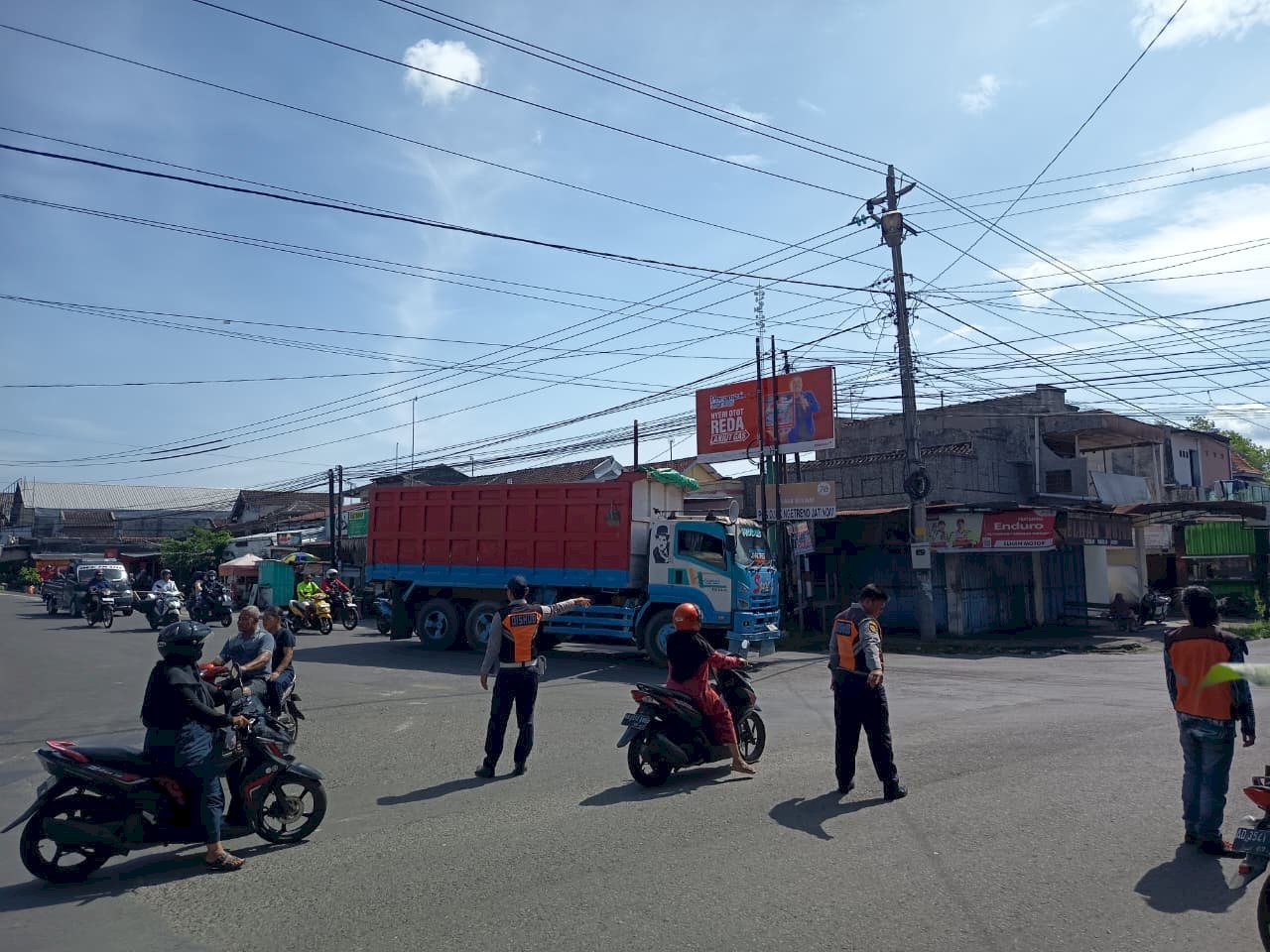 Tim Dalops Dinas Perhubungan Lancarkan Pengalihan Armada Gol C Sumbu 3