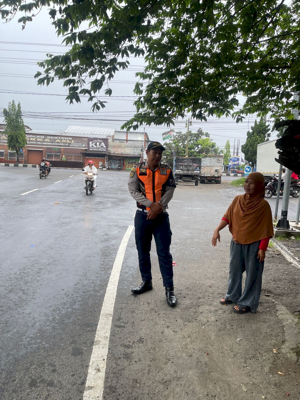 Jalur Dua Arah Jalan Mayor Sunaryo Resmi Diterapkan, Dinas Perhubungan Klaten Gencarkan Edukasi Siang Malam
