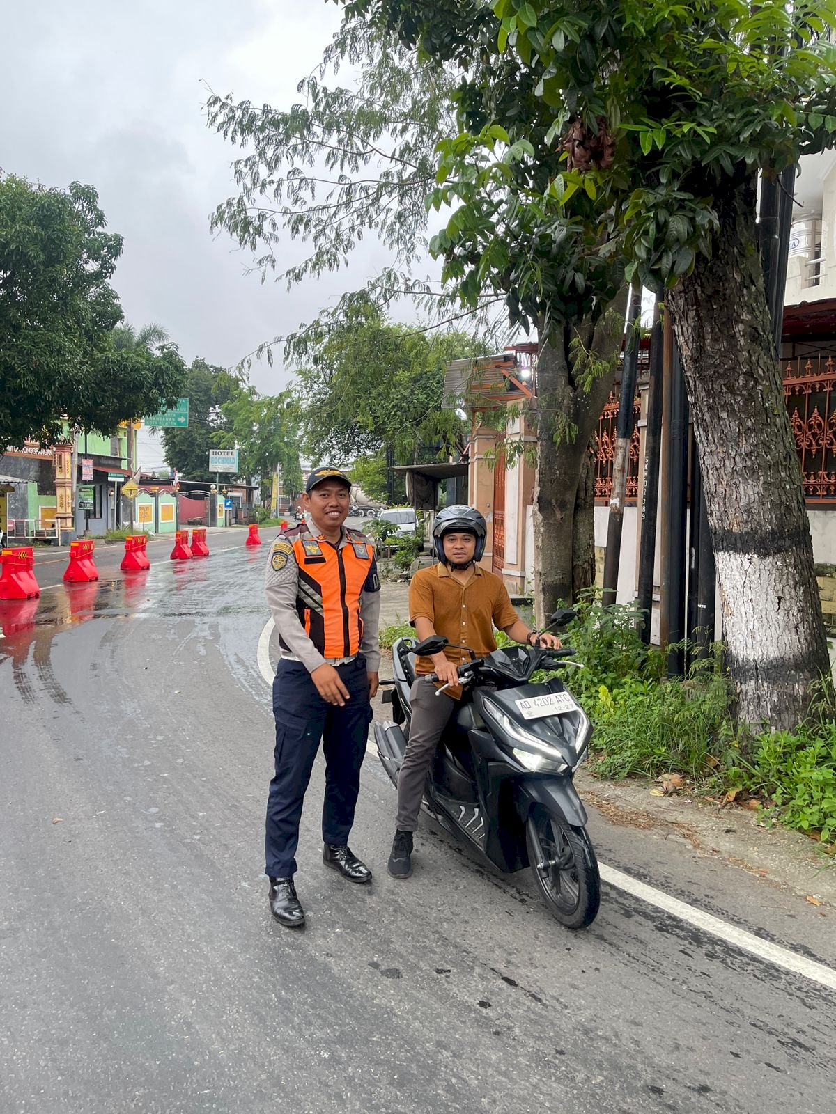 Jalur Dua Arah Jalan Mayor Sunaryo Resmi Diterapkan, Dinas Perhubungan Klaten Gencarkan Edukasi Siang Malam