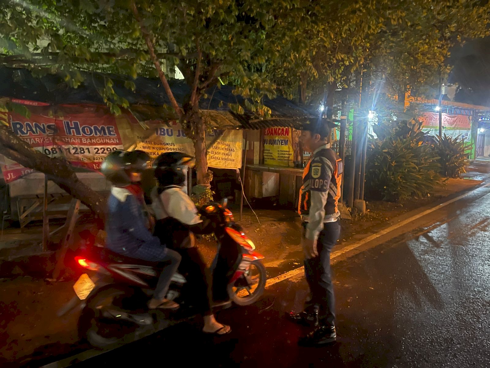 Jalur Dua Arah Jalan Mayor Sunaryo Resmi Diterapkan, Dinas Perhubungan Klaten Gencarkan Edukasi Siang Malam